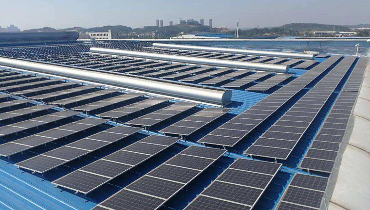 光伏支架國(guó)家標(biāo)準(zhǔn)，一個(gè)光伏板要多少個(gè)支架