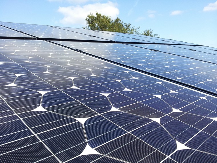 光伏膠膜和eva的區(qū)別，光伏膠膜eva和poe區(qū)別