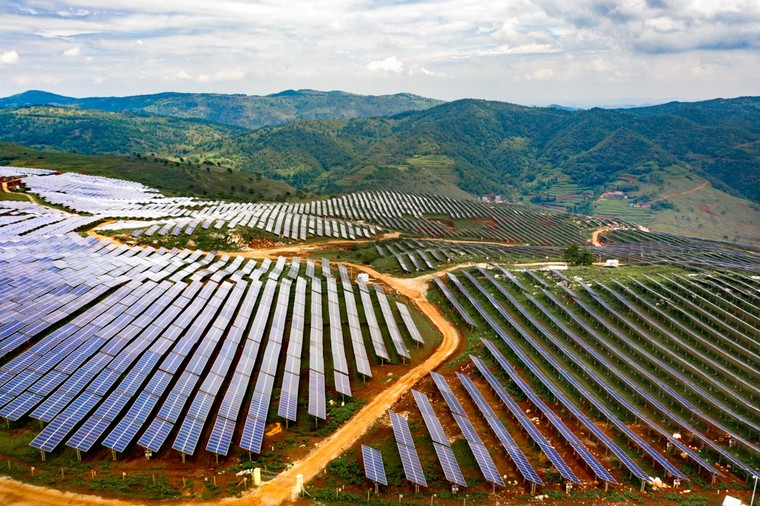 光伏成本造價(jià)標(biāo)準(zhǔn)，光伏100萬兆瓦造價(jià)，一百畝光伏造價(jià)